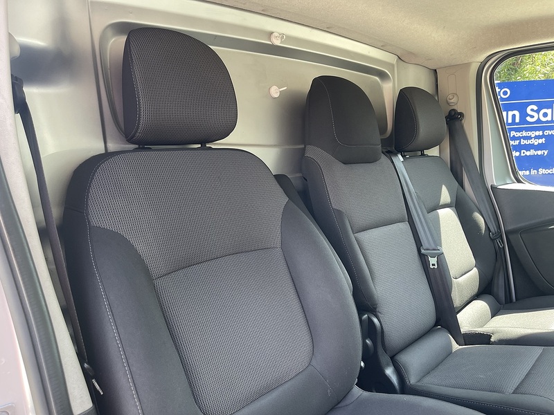 Renault Trafic 2.0 dCi ENERGY 28 Business+ SWB Standard Roof Euro 6 (s/s) 5dr - U1031