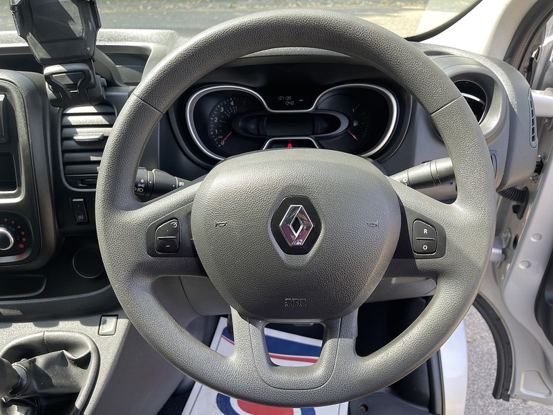 Renault Trafic 2.0 dCi ENERGY 28 Business+ SWB Standard Roof Euro 6 (s/s) 5dr - U1031