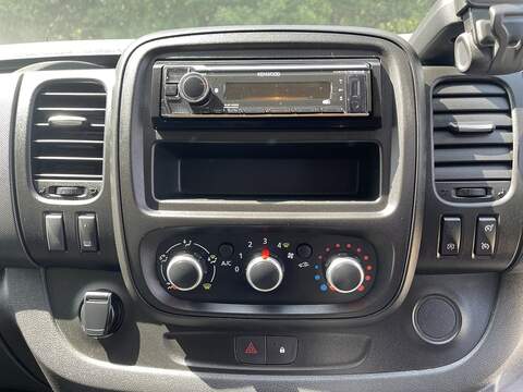 Renault Trafic 2.0 dCi ENERGY 28 Business+ SWB Standard Roof Euro 6 (s/s) 5dr - U1031