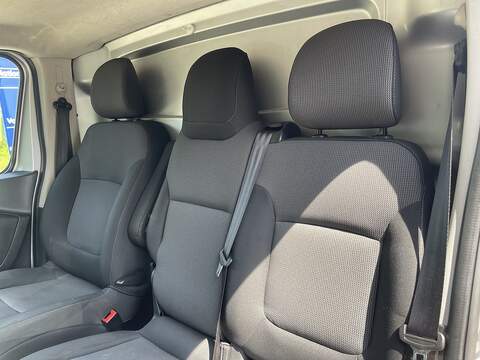 Renault Trafic 2.0 dCi ENERGY 28 Business+ SWB Standard Roof Euro 6 (s/s) 5dr - U1031