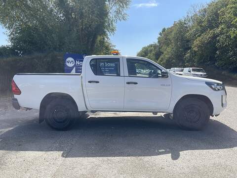Toyota Hilux 2.4 D-4D Active Extra Cab Pickup 4WD Euro 6 (s/s) 4dr - U1037