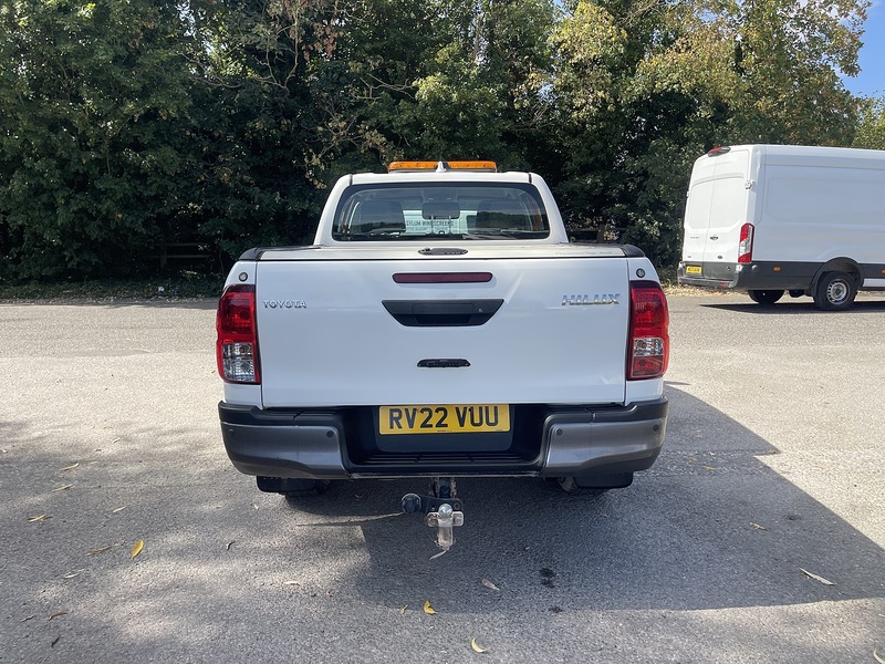 Toyota Hilux 2.4 D-4D Active Extra Cab Pickup 4WD Euro 6 (s/s) 4dr - U1037