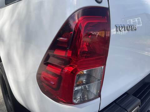 Toyota Hilux 2.4 D-4D Active Extra Cab Pickup 4WD Euro 6 (s/s) 4dr - U1037