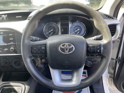 Toyota Hilux 2.4 D-4D Active Extra Cab Pickup 4WD Euro 6 (s/s) 4dr - U1037