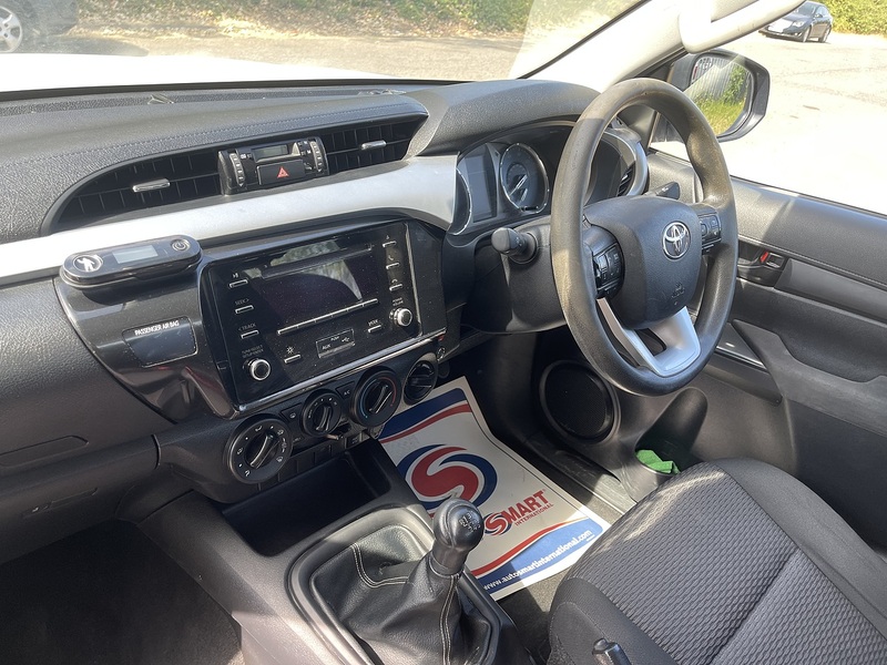 Toyota Hilux 2.4 D-4D Active Extra Cab Pickup 4WD Euro 6 (s/s) 4dr - U1037