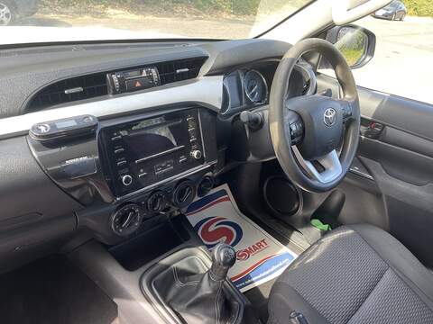 Toyota Hilux 2.4 D-4D Active Extra Cab Pickup 4WD Euro 6 (s/s) 4dr - U1037