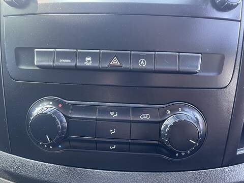 Mercedes-Benz Vito 2.0 114 CDI Progressive G-Tronic RWD L2 Euro 6 (s/s) 5dr (LWB) - U1038