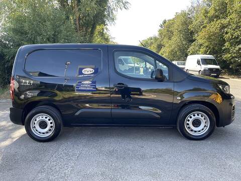 Peugeot e-Partner 800 50kWh Professional Premium + Standard Panel Van Auto SWB 5dr (7.4kW Charger) - U1040