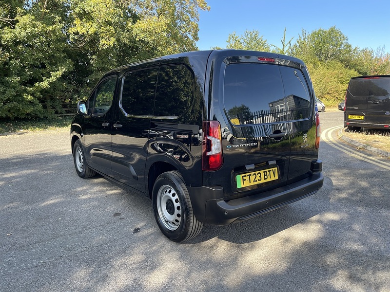 Peugeot e-Partner 800 50kWh Professional Premium + Standard Panel Van Auto SWB 5dr (7.4kW Charger) - U1040