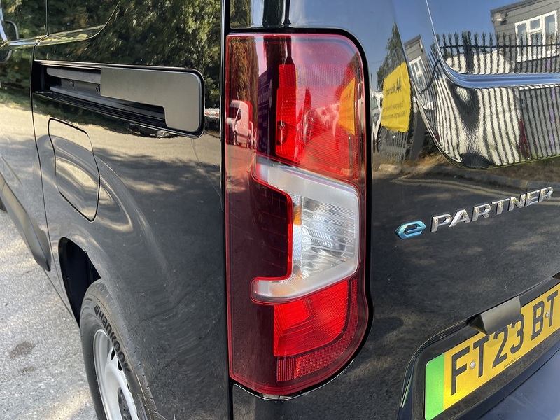 Peugeot e-Partner 800 50kWh Professional Premium + Standard Panel Van Auto SWB 5dr (7.4kW Charger) - U1040