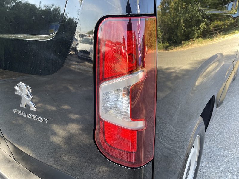 Peugeot e-Partner 800 50kWh Professional Premium + Standard Panel Van Auto SWB 5dr (7.4kW Charger) - U1040