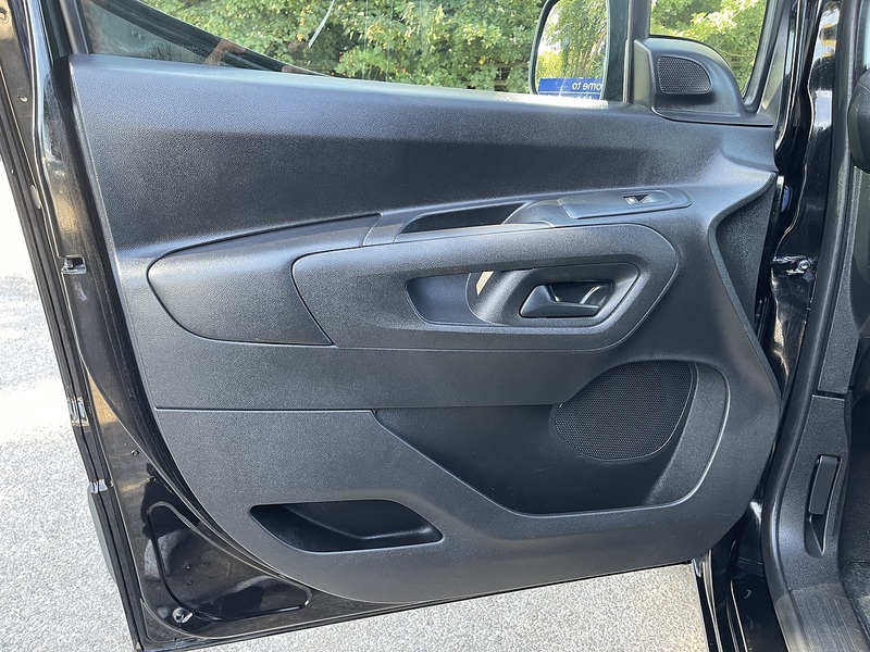Peugeot e-Partner 800 50kWh Professional Premium + Standard Panel Van Auto SWB 5dr (7.4kW Charger) - U1040