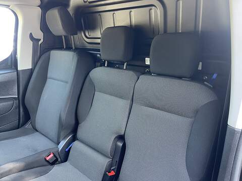 Peugeot e-Partner 800 50kWh Professional Premium + Standard Panel Van Auto SWB 5dr (7.4kW Charger) - U1040