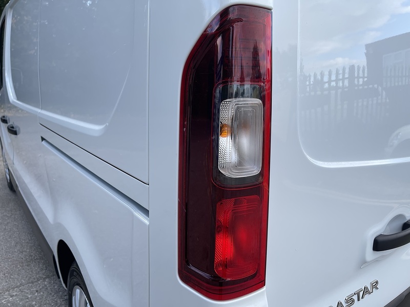 Nissan Primastar 2.0 dCi 28 Acenta L1 H1 Euro 6 (s/s) 5dr - U1060