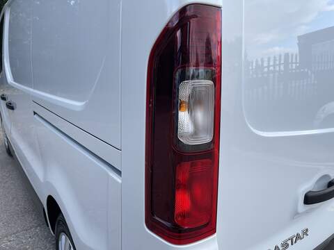 Nissan Primastar 2.0 dCi 28 Acenta L1 H1 Euro 6 (s/s) 5dr - U1060