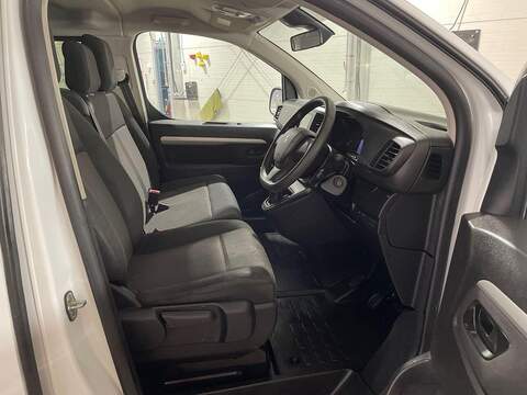 Peugeot Expert 2.0 BlueHDi 1200 Professional Premium + Long Crew Van LWB Euro 6 6dr (6 Seat) - U1066