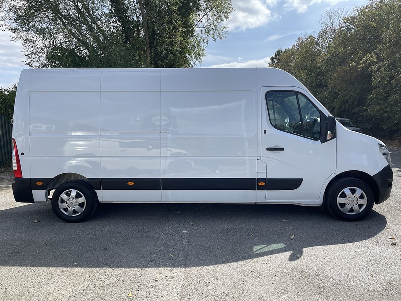 Nissan Interstar 2.3 dCi 35 Acenta FWD L3 H2 Euro 6 4dr - U1075