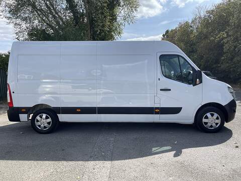 Nissan Interstar 2.3 dCi 35 Acenta FWD L3 H2 Euro 6 4dr - U1075