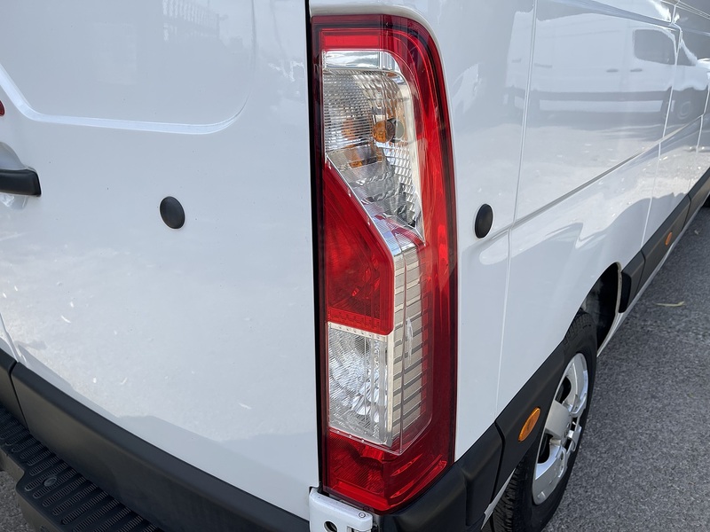 Nissan Interstar 2.3 dCi 35 Acenta FWD L3 H2 Euro 6 4dr - U1075