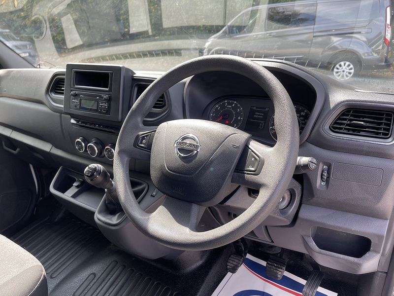 Nissan Interstar 2.3 dCi 35 Acenta FWD L3 H2 Euro 6 4dr - U1075
