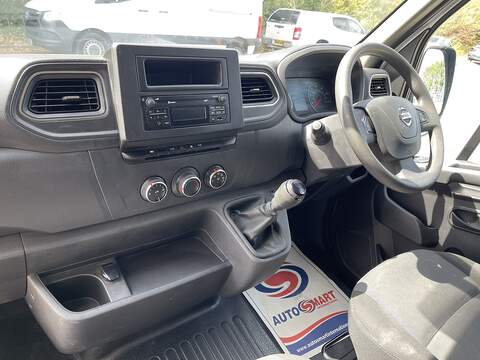 Nissan Interstar 2.3 dCi 35 Acenta FWD L3 H2 Euro 6 4dr - U1075