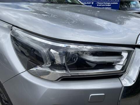 Toyota Hilux 2.8 D-4D Invincible 4WD Euro 6 (s/s) 4dr - U1077