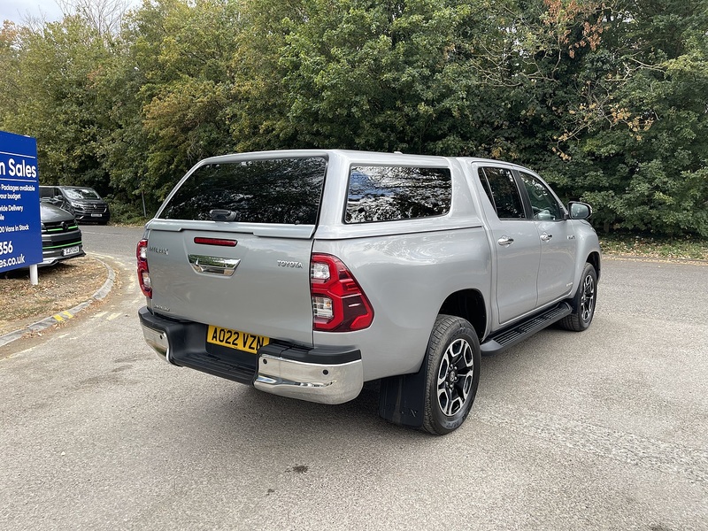 Toyota Hilux 2.8 D-4D Invincible 4WD Euro 6 (s/s) 4dr - U1077