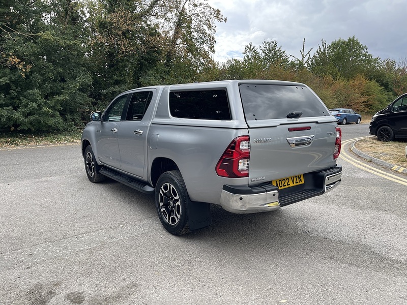 Toyota Hilux 2.8 D-4D Invincible 4WD Euro 6 (s/s) 4dr - U1077