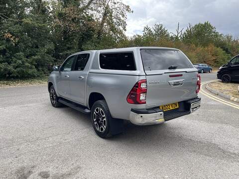Toyota Hilux 2.8 D-4D Invincible 4WD Euro 6 (s/s) 4dr - U1077