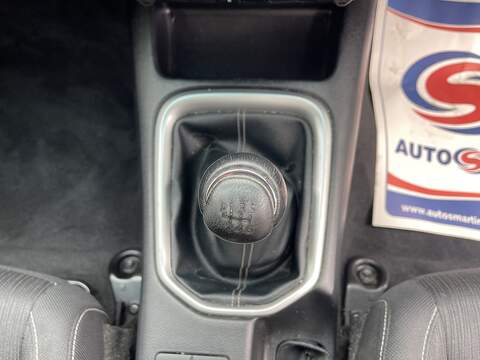 Toyota Hilux 2.8 D-4D Invincible 4WD Euro 6 (s/s) 4dr - U1077