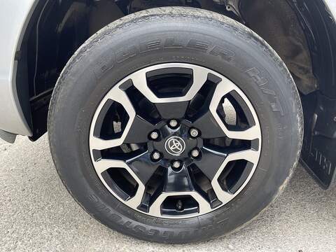 Toyota Hilux 2.8 D-4D Invincible 4WD Euro 6 (s/s) 4dr - U1077