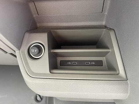 Volkswagen Grand California 2.0 TDI 600 Auto FWD Euro 6 (s/s) 4dr (3.5t) - U1082