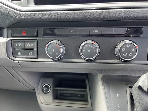 Volkswagen Grand California 2.0 TDI 600 Auto FWD Euro 6 (s/s) 4dr (3.5t) - U1082