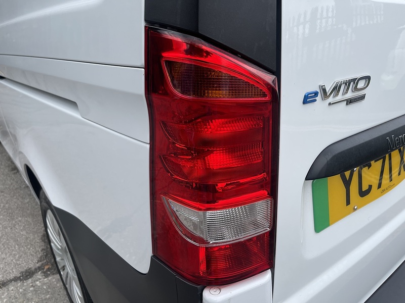 Mercedes-Benz eVito 114 e 41kWh Progressive Auto FWD L2 6dr (LWB) - U1088