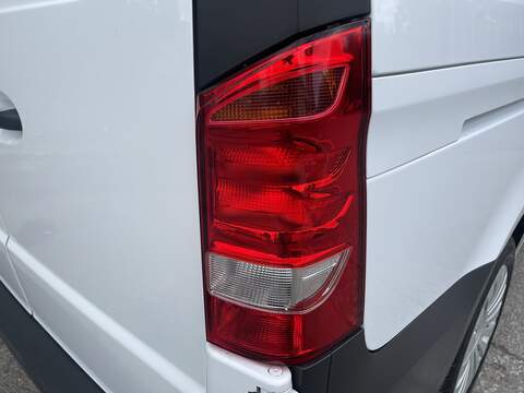 Mercedes-Benz eVito 114 e 41kWh Progressive Auto FWD L2 6dr (LWB) - U1088