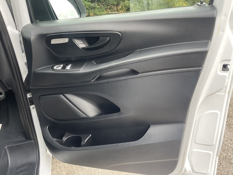 Mercedes-Benz eVito 114 e 41kWh Progressive Auto FWD L2 6dr (LWB) - U1088