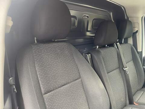 Mercedes-Benz eVito 114 e 41kWh Progressive Auto FWD L2 6dr (LWB) - U1088