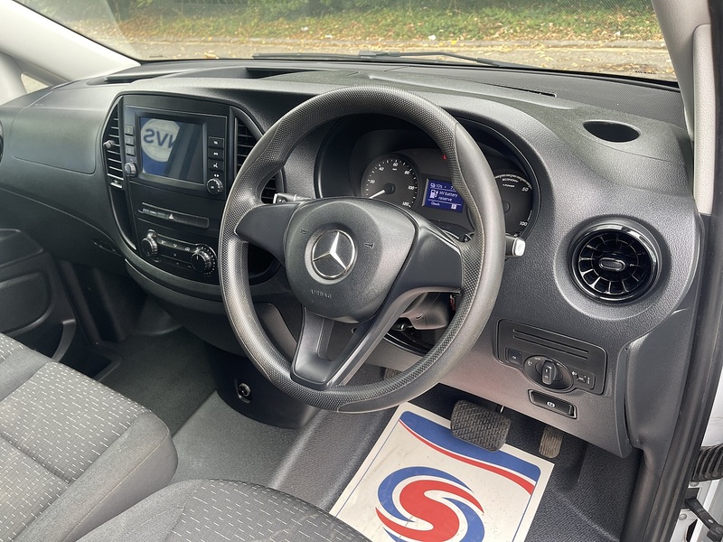 Mercedes-Benz eVito 114 e 41kWh Progressive Auto FWD L2 6dr (LWB) - U1088