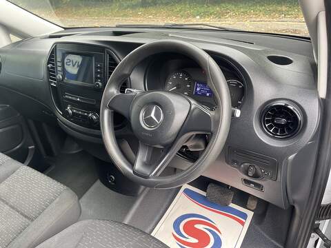 Mercedes-Benz eVito 114 e 41kWh Progressive Auto FWD L2 6dr (LWB) - U1088