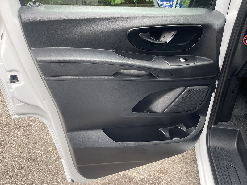 Mercedes-Benz eVito 114 e 41kWh Progressive Auto FWD L2 6dr (LWB) - U1088