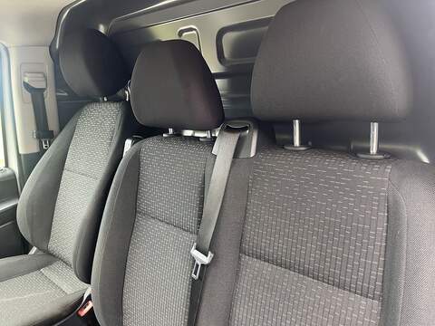 Mercedes-Benz eVito 114 e 41kWh Progressive Auto FWD L2 6dr (LWB) - U1088
