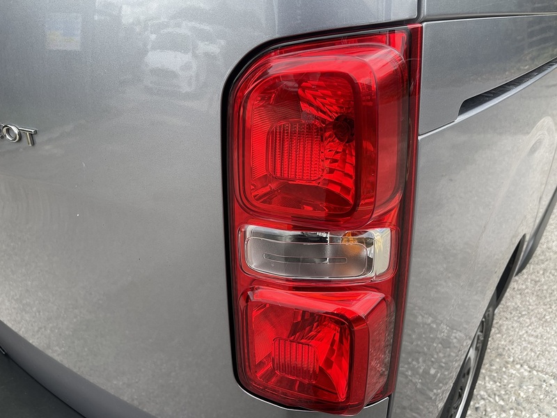 Peugeot Expert 1.5 BlueHDi 1000 Professional Premium + Standard Panel Van MWB Euro 6 (s/s) 6dr - U1129