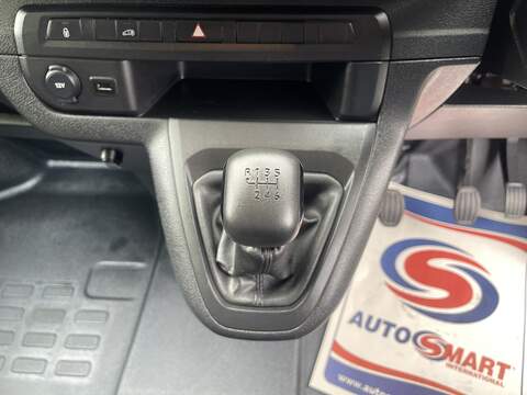 Peugeot Expert 1.5 BlueHDi 1000 Professional Premium + Standard Panel Van MWB Euro 6 (s/s) 6dr - U1129
