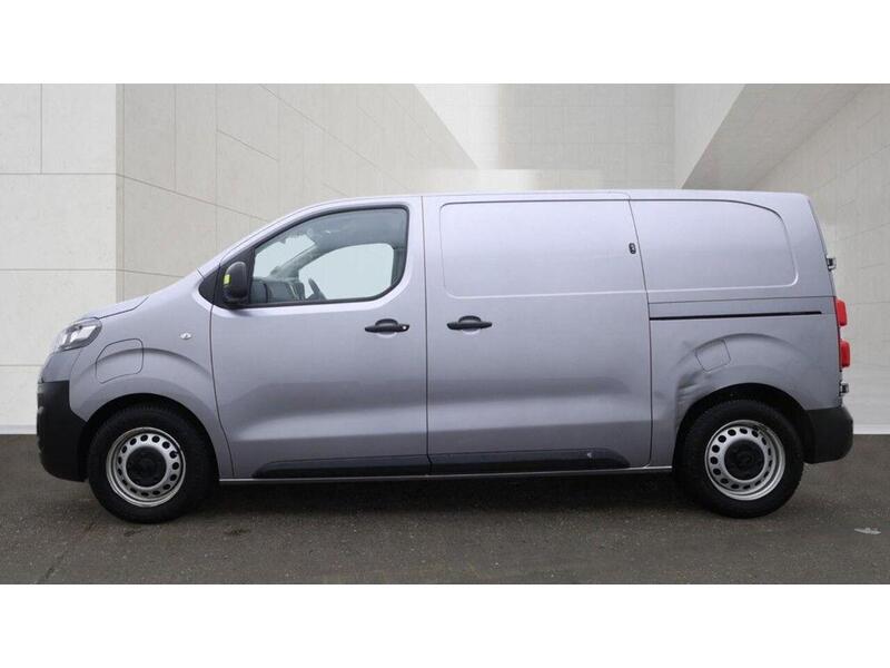 Vauxhall Vivaro Electric 3100 75kWh Prime Auto L1 H1 6dr (7.4kW Charger) - U1131