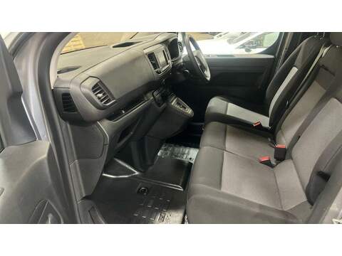 Vauxhall Vivaro Electric 3100 75kWh Prime Auto L1 H1 6dr (7.4kW Charger) - U1131