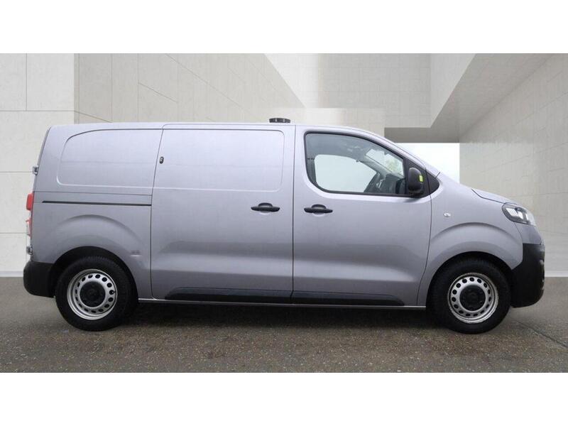 Vauxhall Vivaro Electric 3100 75kWh Prime Auto L1 H1 6dr (7.4kW Charger) - U1131