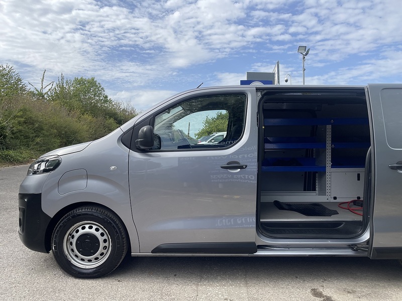 Vauxhall Vivaro Electric 3100 75kWh Prime Auto L1 H1 6dr (7.4kW Charger) - U1132
