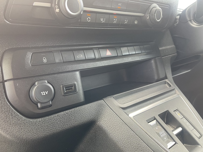 Vauxhall Vivaro Electric 3100 75kWh Prime Auto L1 H1 6dr (7.4kW Charger) - U1132