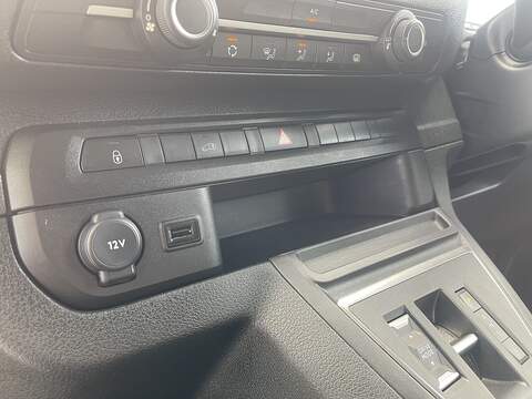 Vauxhall Vivaro Electric 3100 75kWh Prime Auto L1 H1 6dr (7.4kW Charger) - U1132