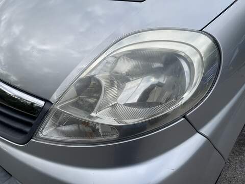 Vauxhall Vivaro 2.0 2900 CDTi 16v Combi FWD L3 H1 5dr - U1138